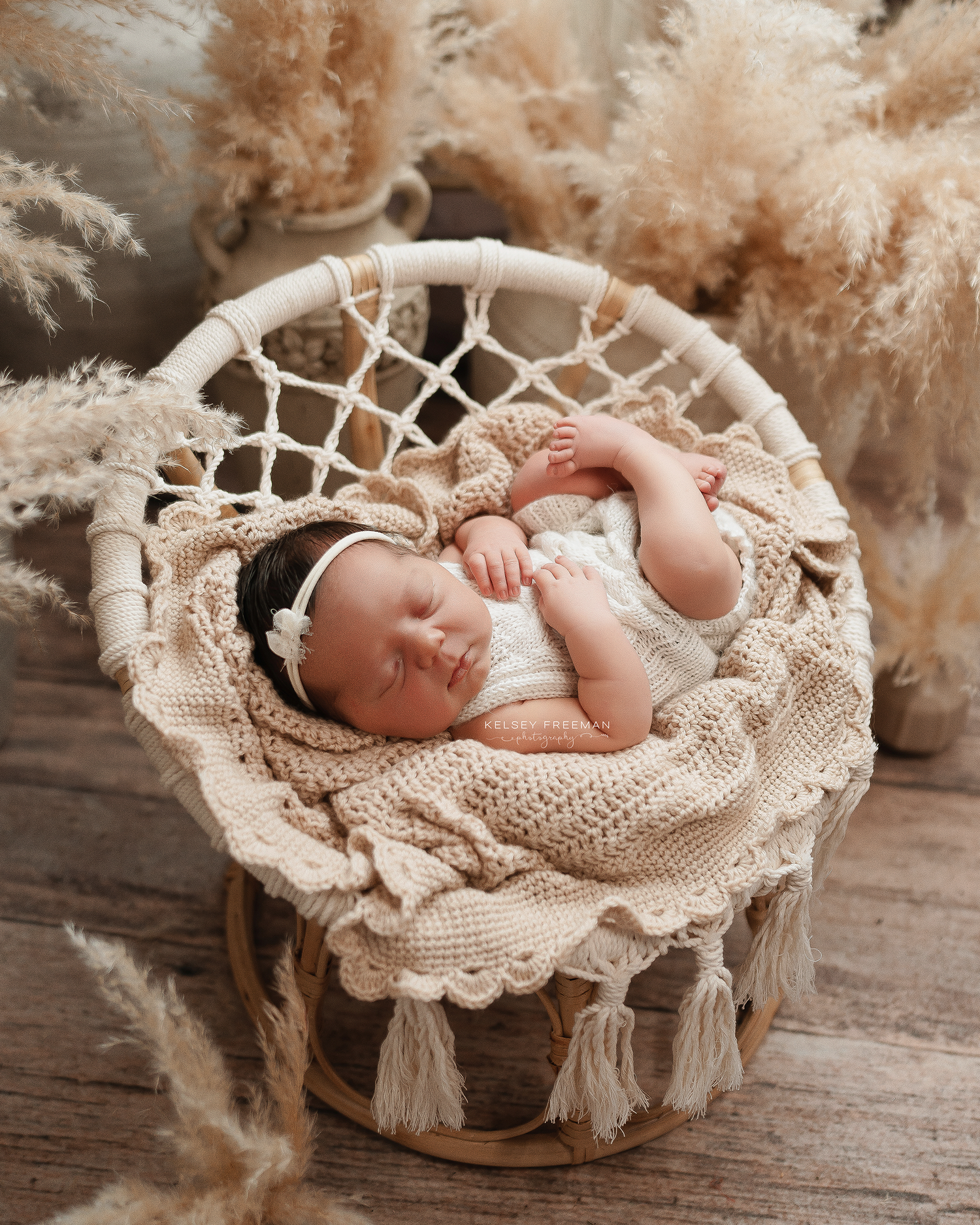 Newborn, maternity, & family photography studio located in between Atlanta, Georgia and Birmingham, Alabama with full service photo studio.