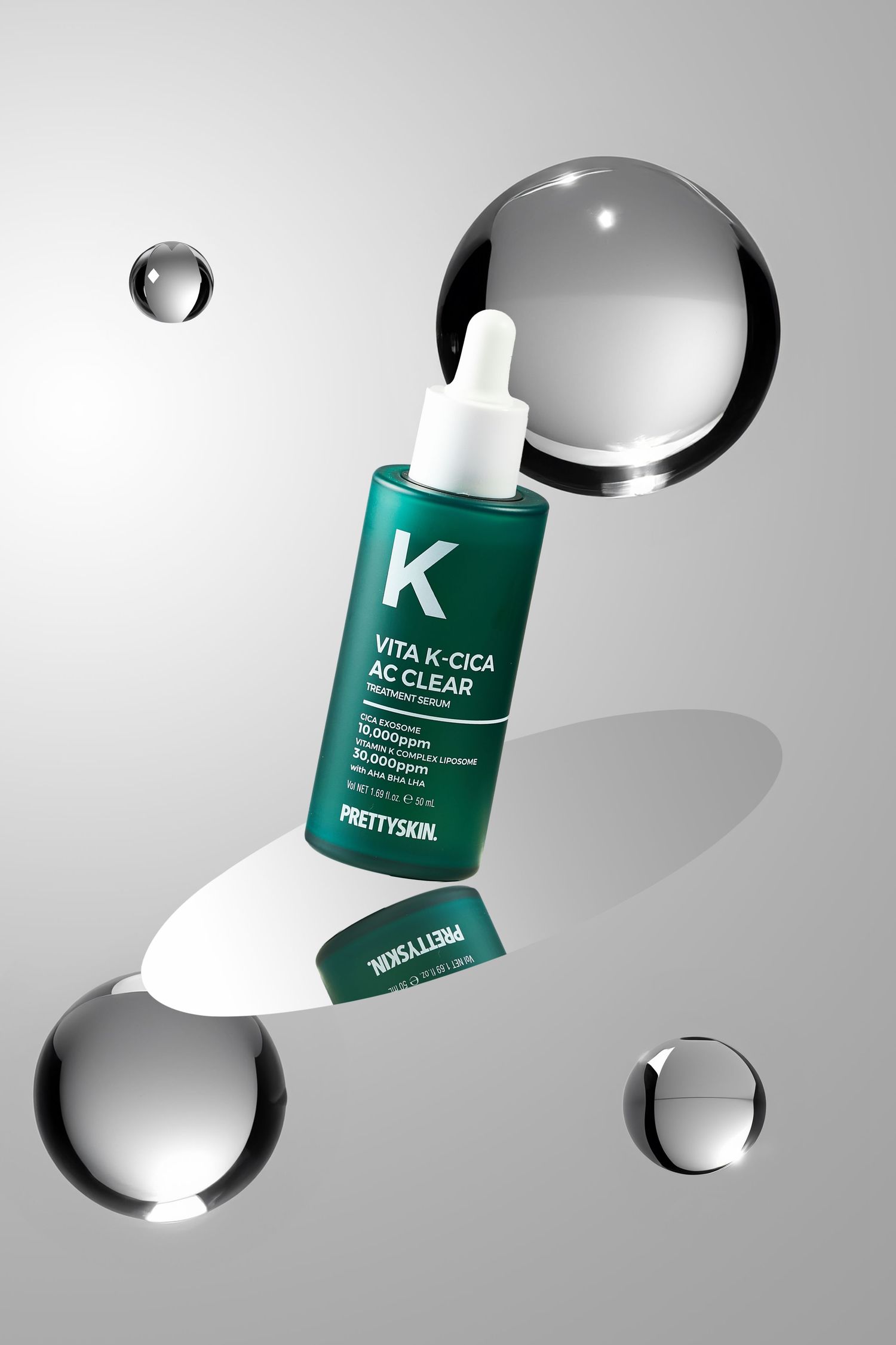 Chụp ảnh serum dưỡng da cấp ẩm nền xám concept giọt nước cao cấp