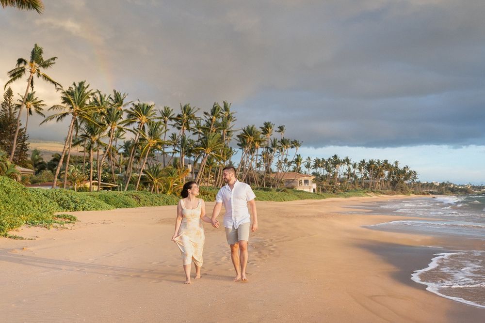 Proposal couple sunset photo at Wailea beach Maui Hawaii