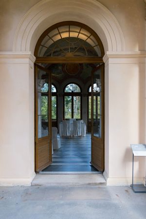 Blick in das Maurische Kabinett mit kunstvoller Decke und orientalischen Ornamenten