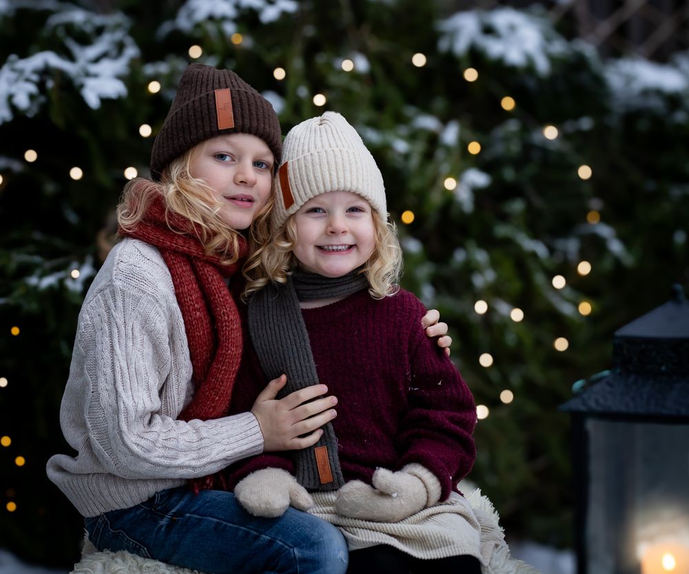Julfoto syskonfotografering jul barnfoto julbilder syskon kramas tyresö juleljus
