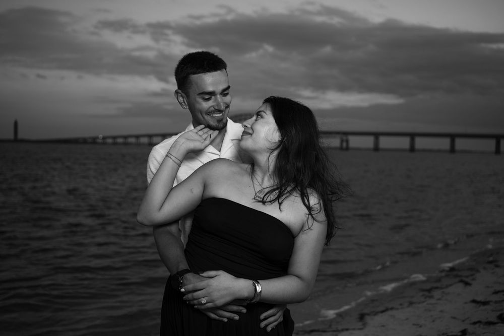 Engagement - Beach Flash Photography (portraits)