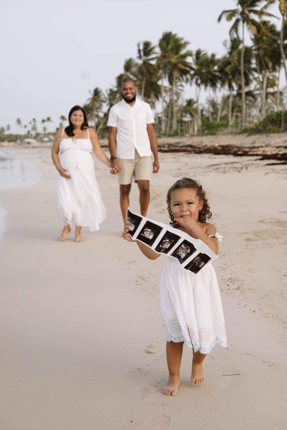 Meaningful maternity memories captured in Punta Cana, Dominican Republic.