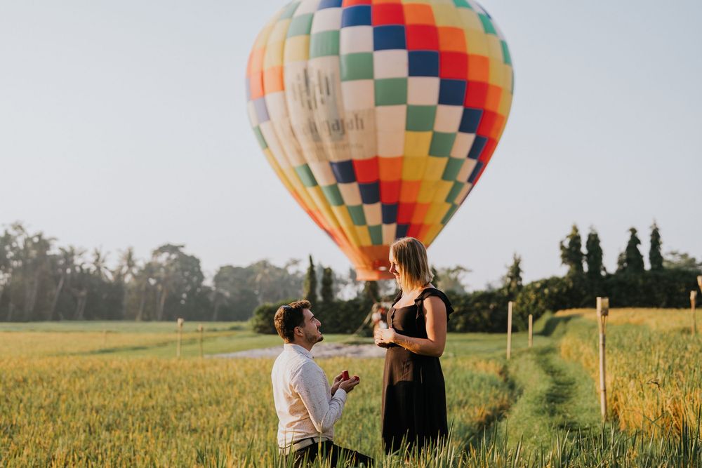 Romantic proposal photography session at Tanah Gajah Ubud