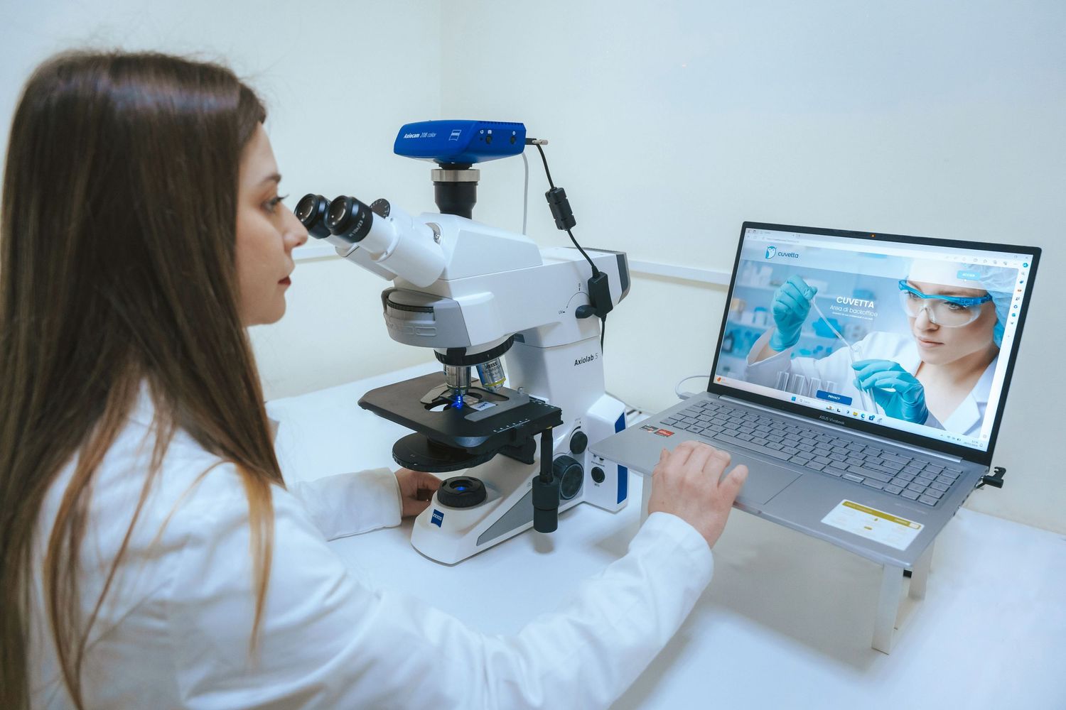 Servizio fotografico per laboratorio analisi merlato ealizzato a Siracusa