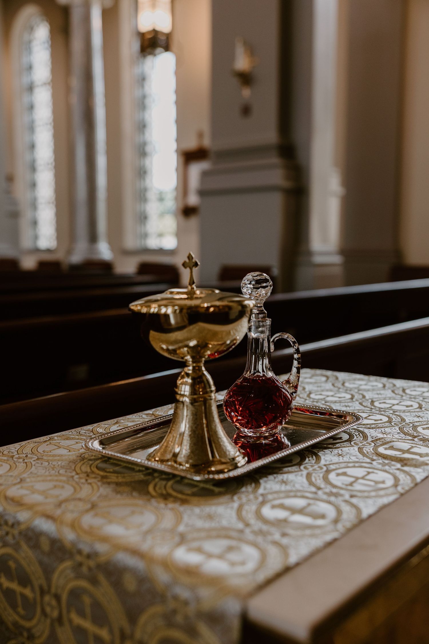 Communion at the church of Sacred Heart Cathedral, Knoxville TN wedding photographer