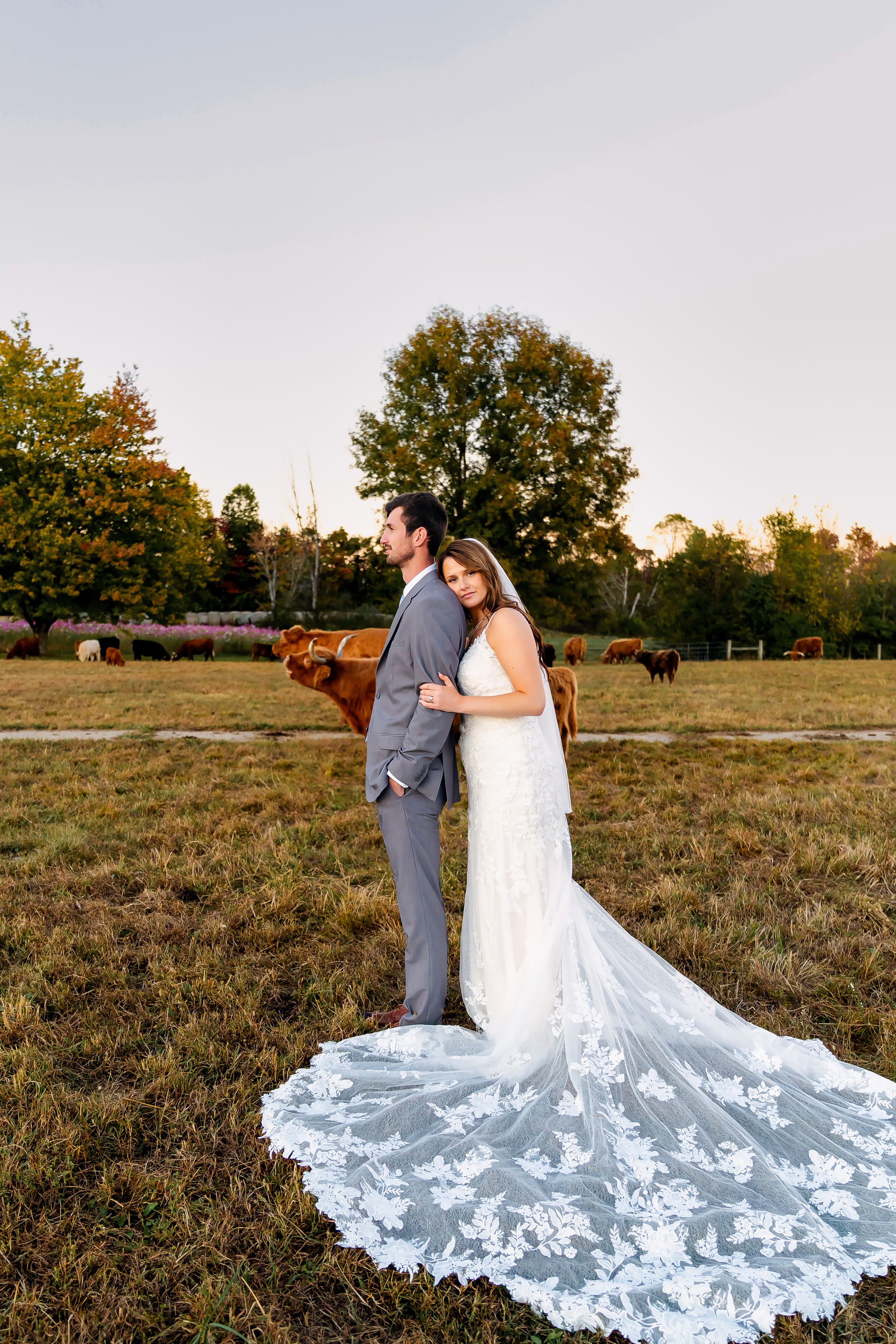 Bride and Groom sunset portraits at Emmett Ridge Farm in Loveland OH. Cincinnati OH. wedding photographer
