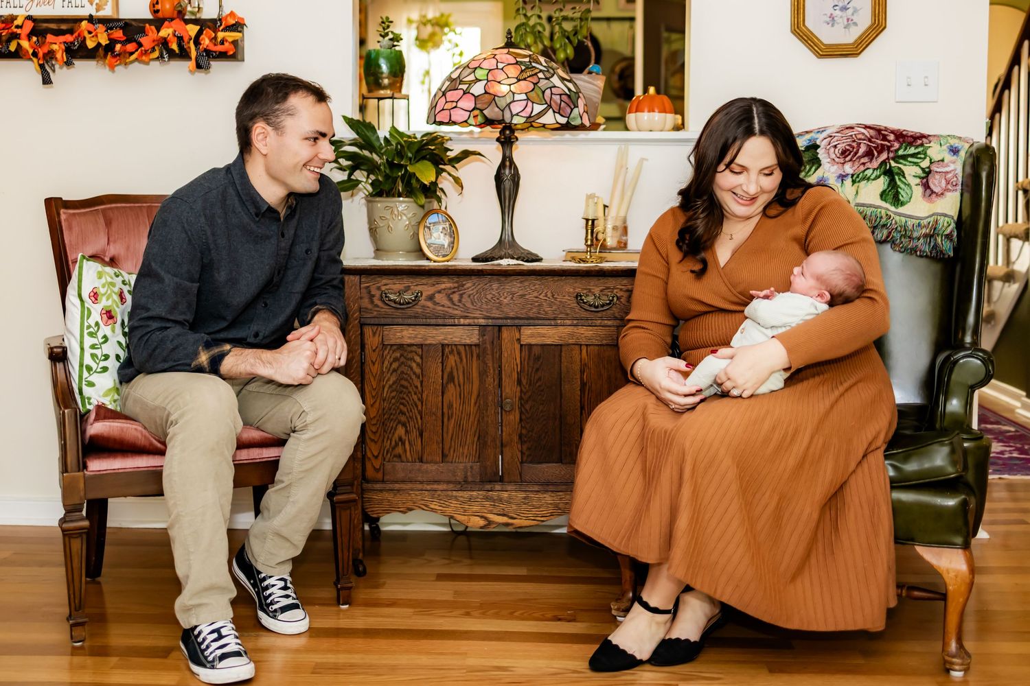 Newborn lifestyle photographer. Newborn session at my home in Richmond, VA. Client's house for newborn photo session. Newborn photographer