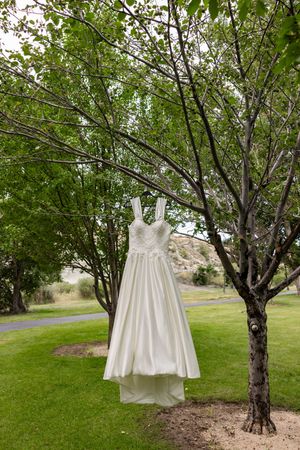 Green River The Island Pavilion wedding photographer capturing romantic, timeless weddings at The Island in Green River, Wyoming.