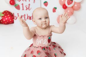 Amy Gray Photography | Newborn, Cake smash, Headshots, Couple, Children, maternity & Family Photographer in Ayr and Girvan