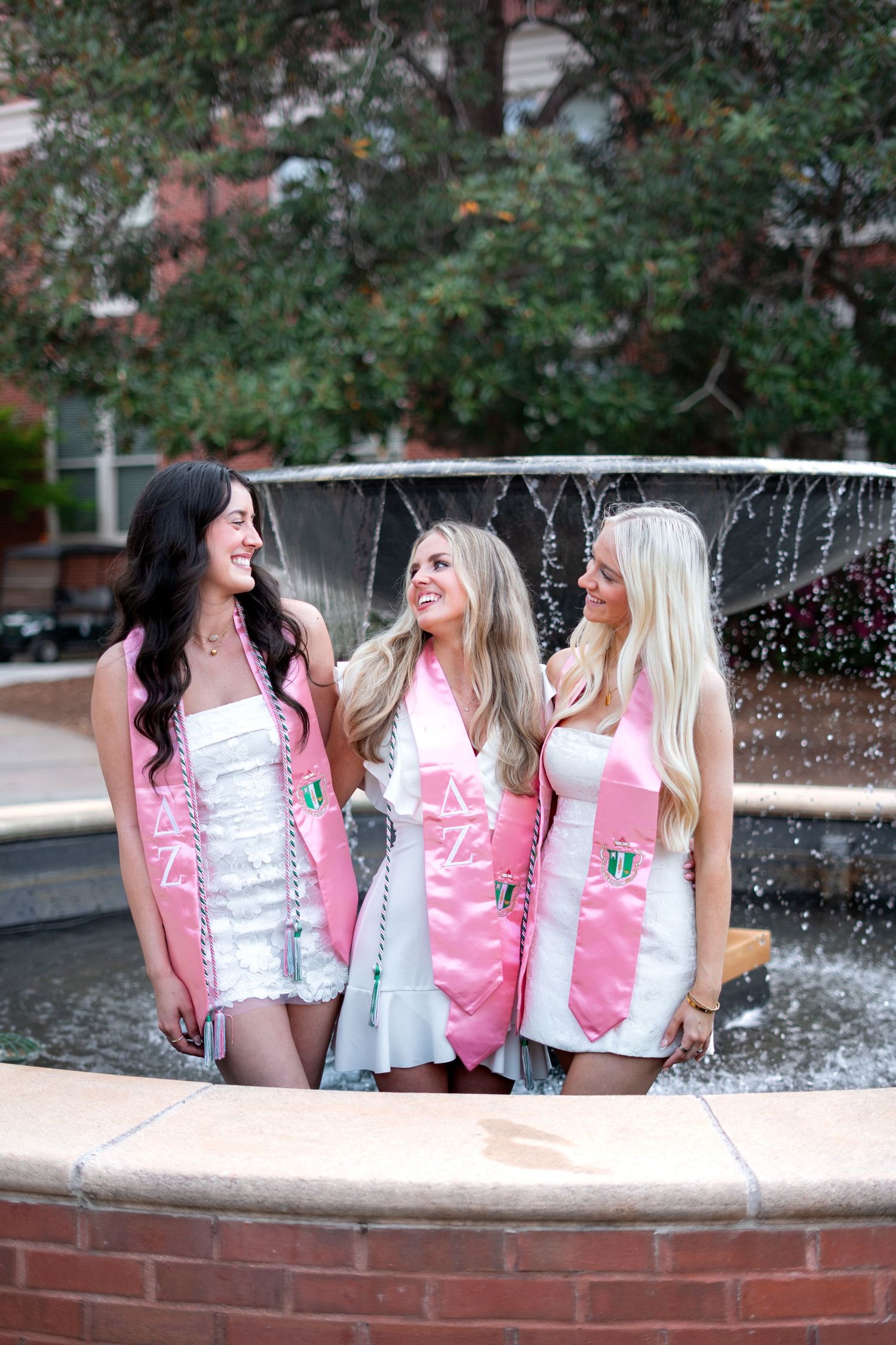 Georgia College and State University gcsu sorority girls posing for their grad photos