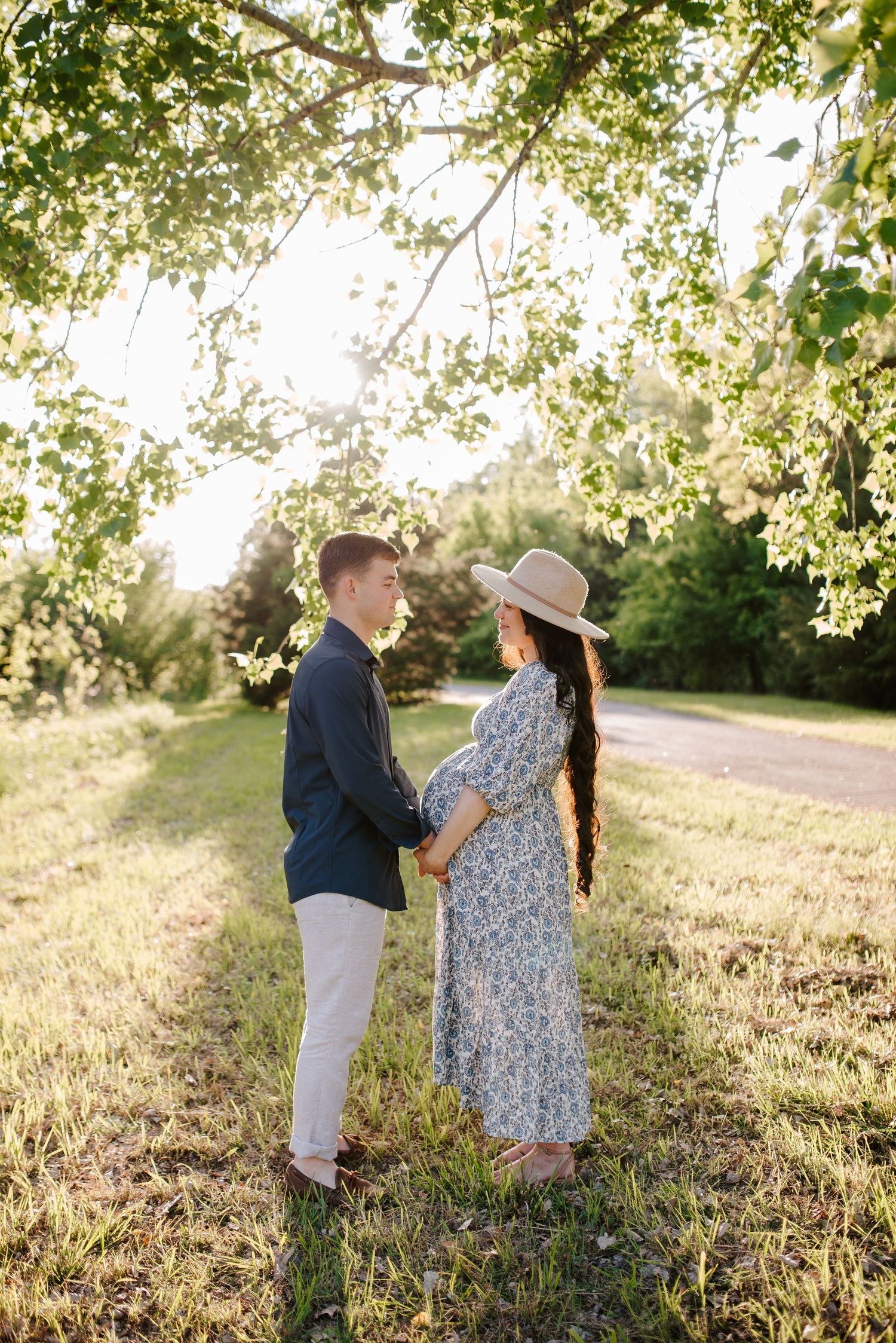 Maternity pregnancy photo session in Sedgwick County Park, family pictures in Wichita, KS, by Jessica Nadine Photography