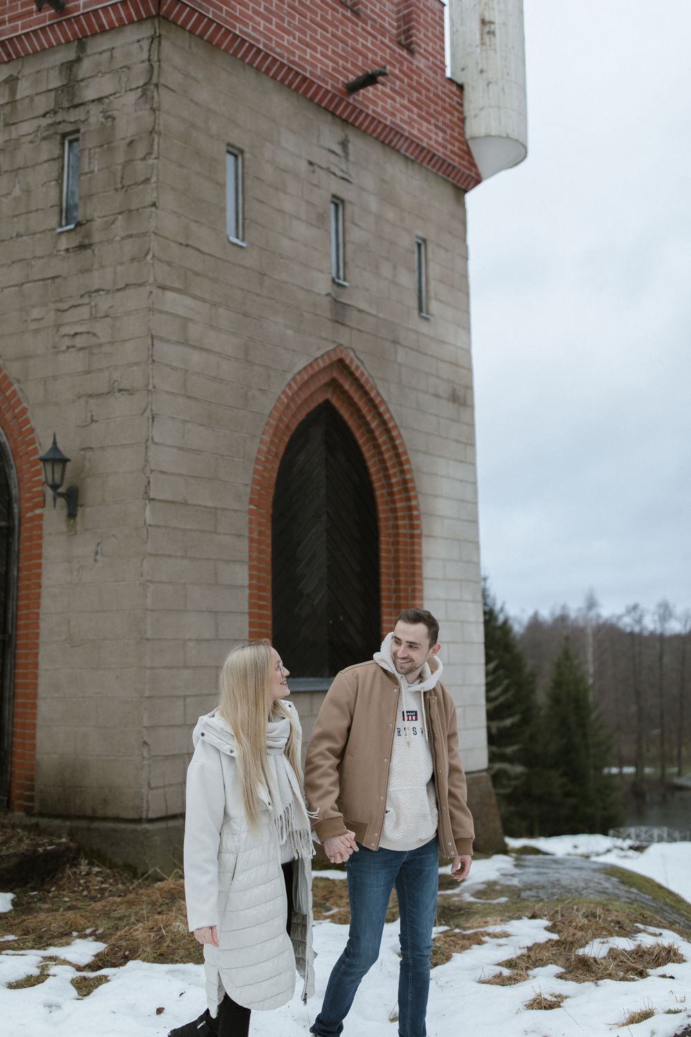 Couple photo shoot in Mustion Linna