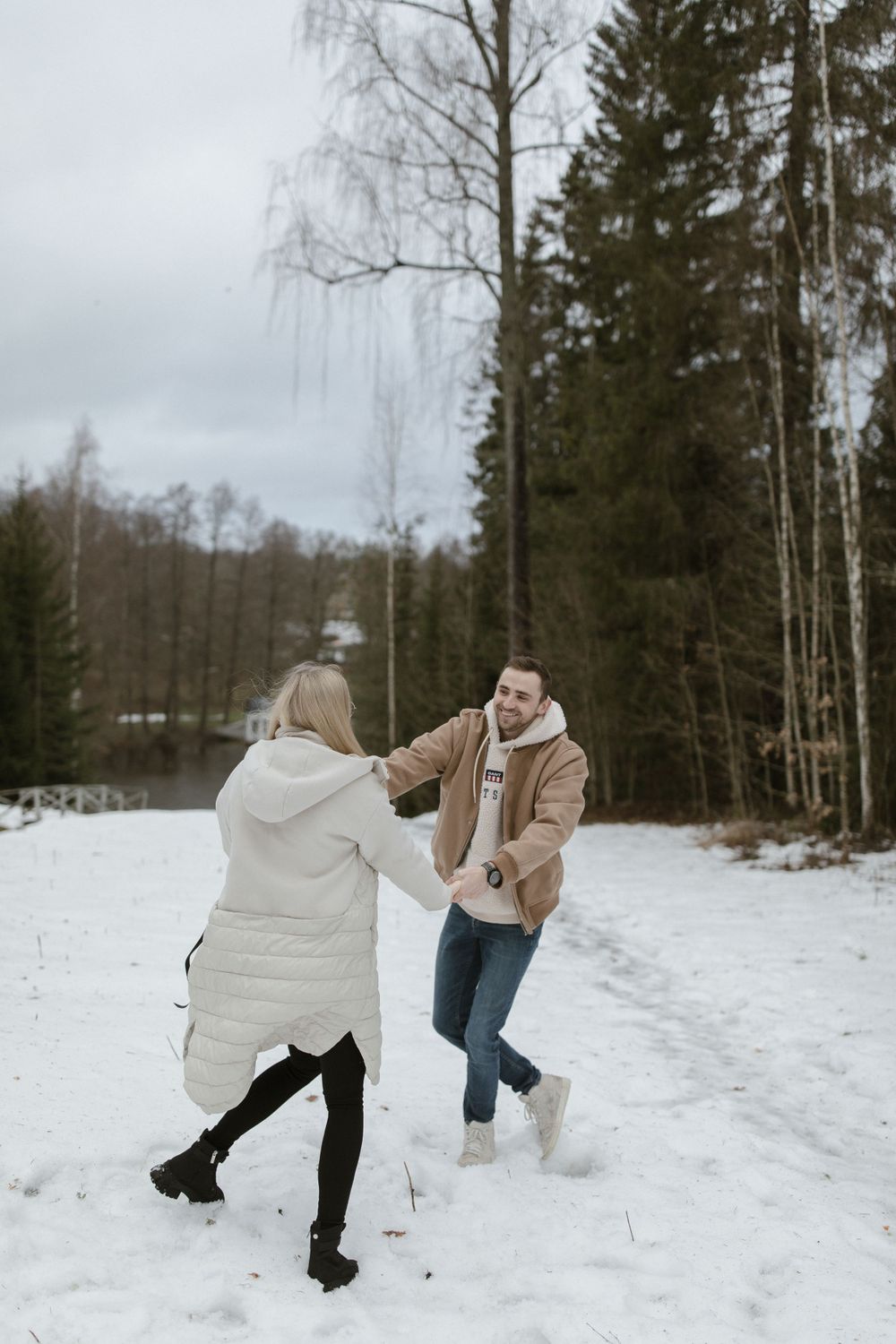 Couple photo shoot in Mustion Linna