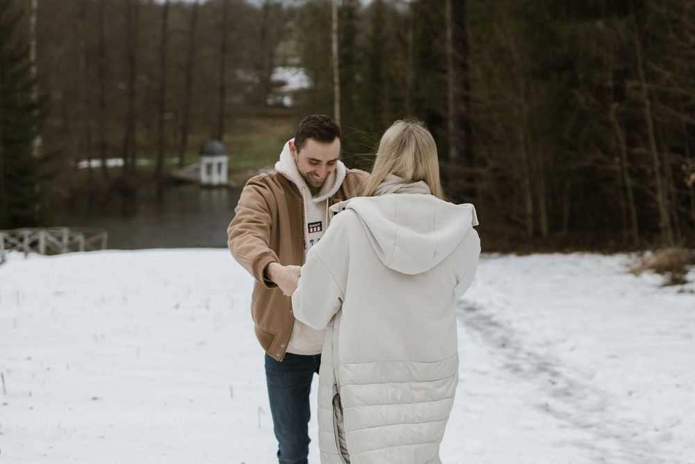 Couple photo shoot in Mustion Linna