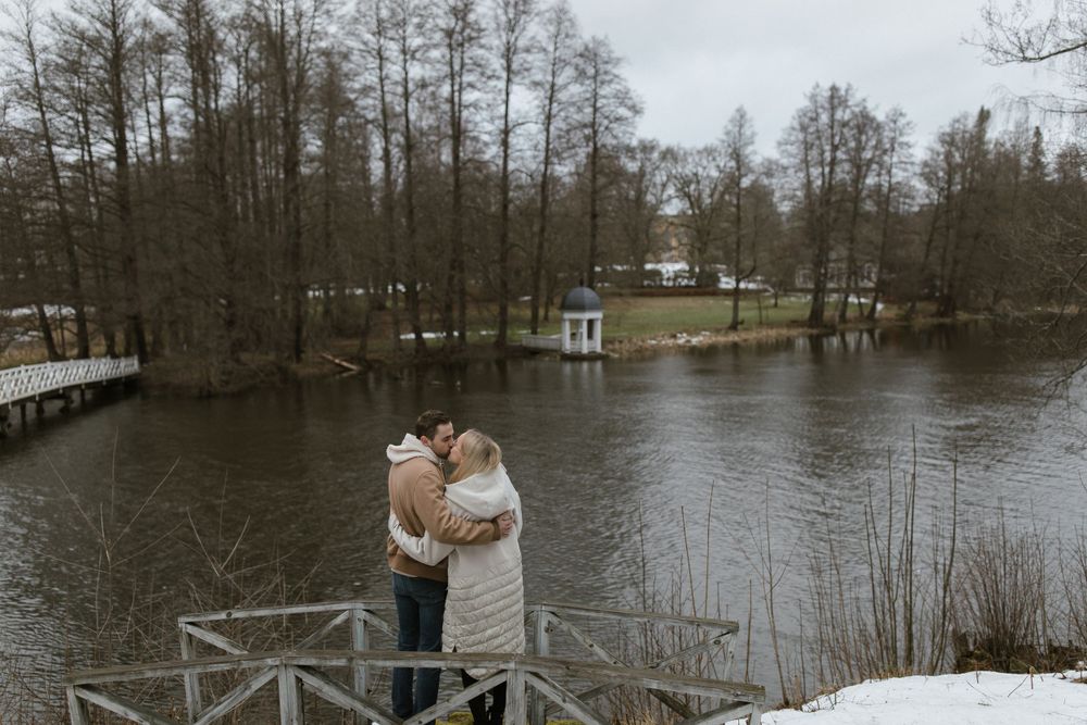 Couple photo shoot in Mustion Linna