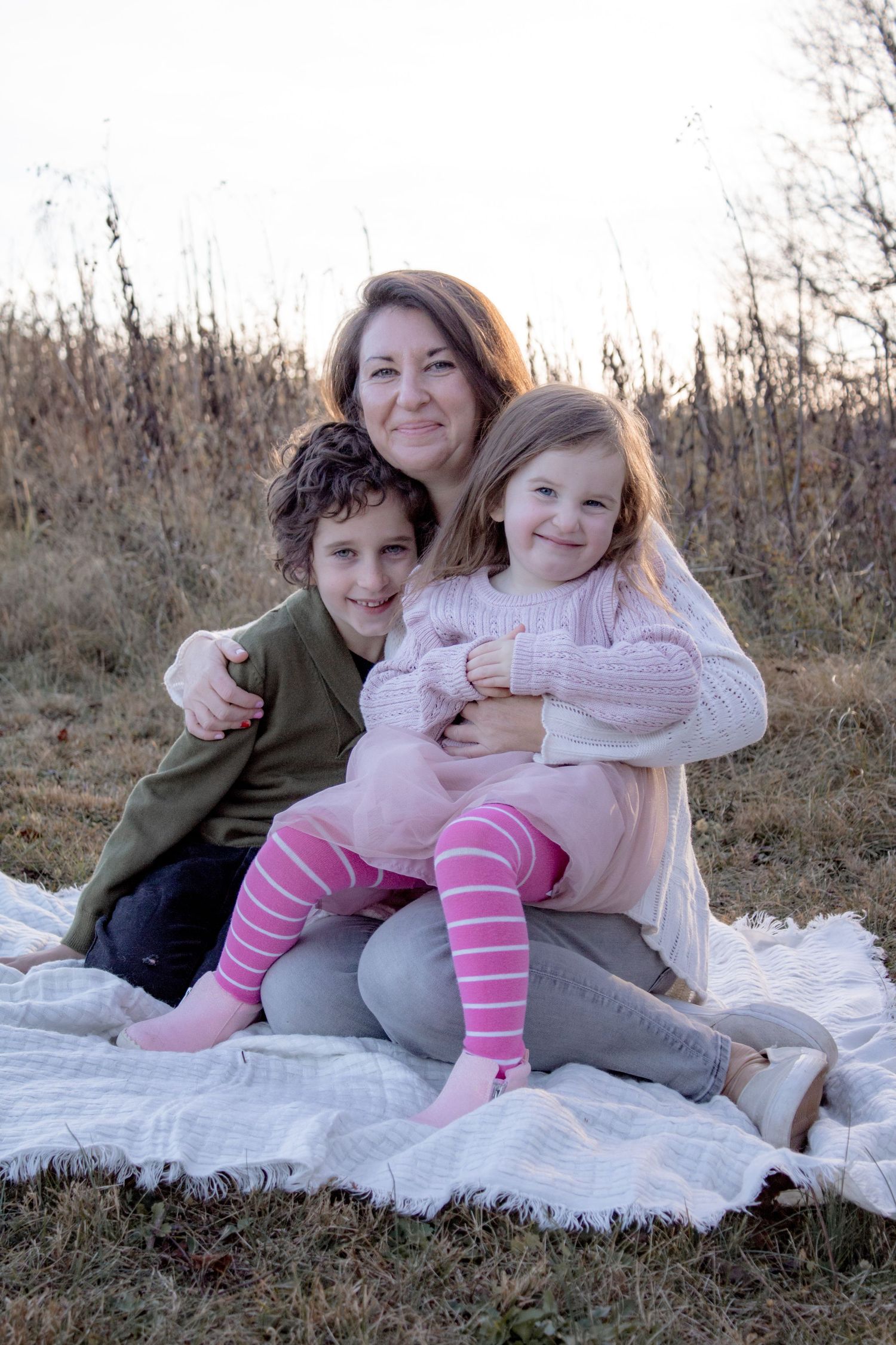 Waynesboro, Virginia family photographer capturing festive holiday photos for families.