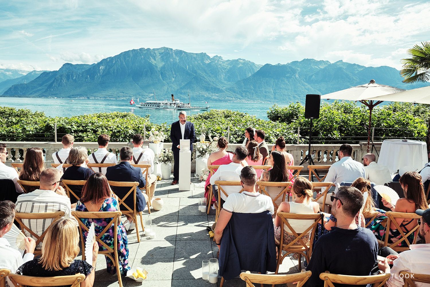 TLOOK photographe de mariage de style documentaire, aux trois couronnes de vevey terrasse cérémonie