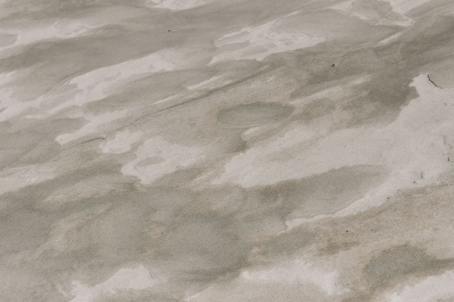 Color variations in sand