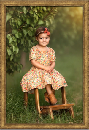 Portrait Locations in Las Vegas that are green, have greenery, beautiful photo spot in Las Vegas.  Best Family Photographer.