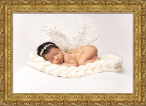 Las Vegas Newborn Photographer takesbeautiful pictures of newborn babies in a clean and safe studio environment. Photographer Moms Trust.