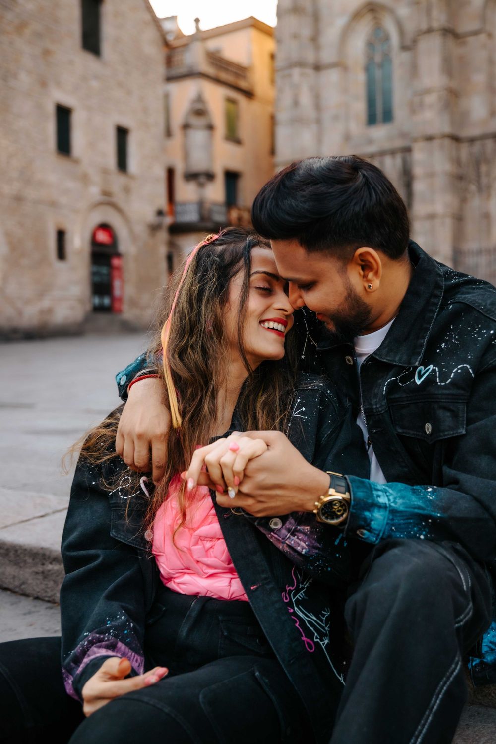 Couple photography Barcelona landmarks