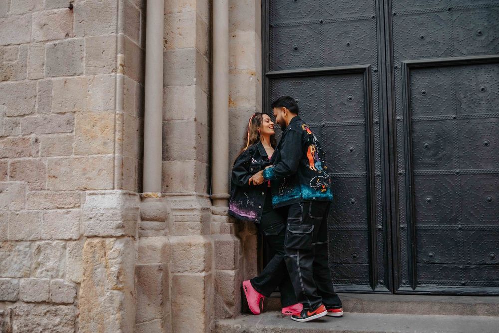 Iconic Sagrada Familia engagement photos