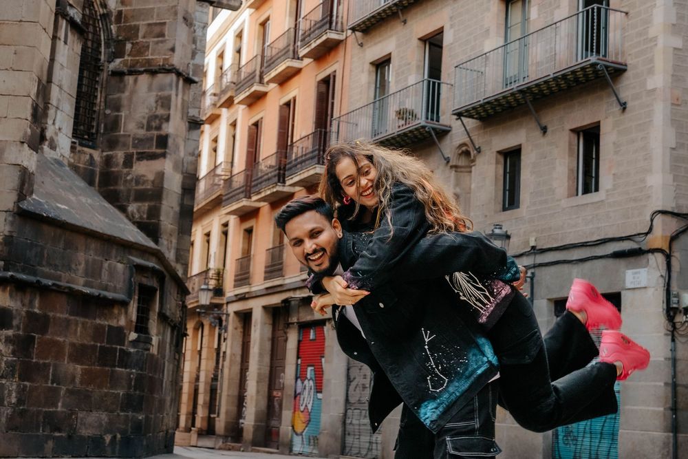 Old City Barcelona romantic photoshoot