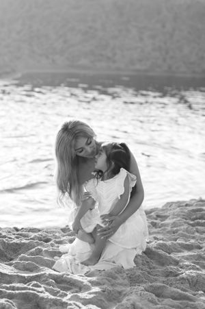 Looking for a family photographer in Orange County, Tustin? I create heartwarming, natural portraits for memories that last forever!