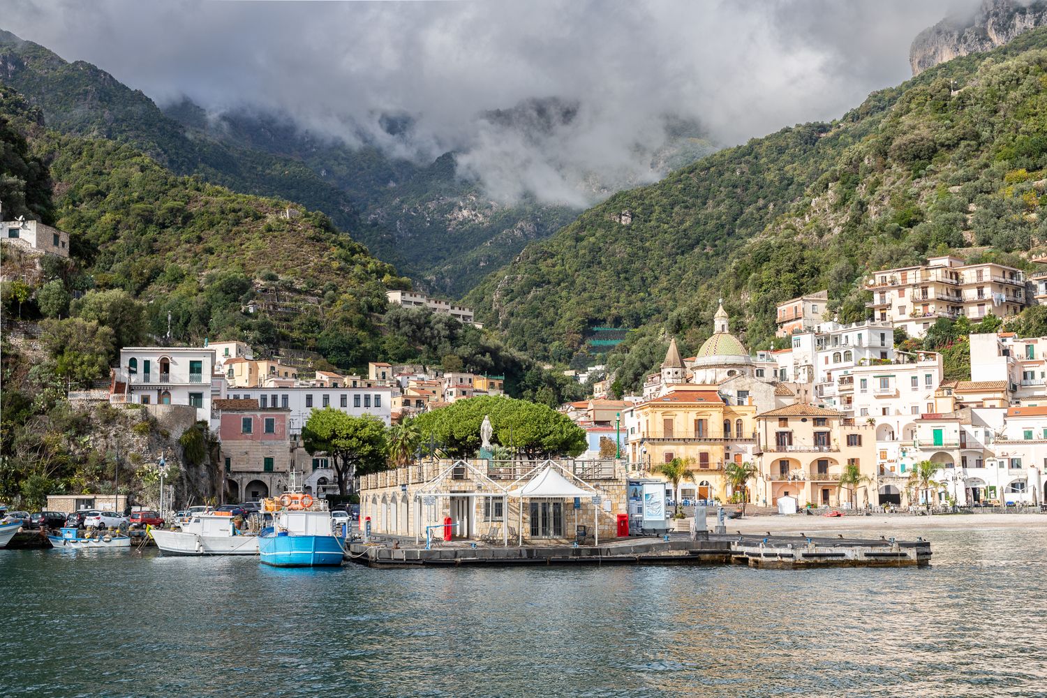 Amalfi Coast landscape image.