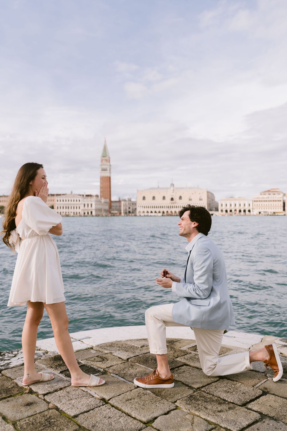 Venice proposal and engagement photographer Alina Indi.