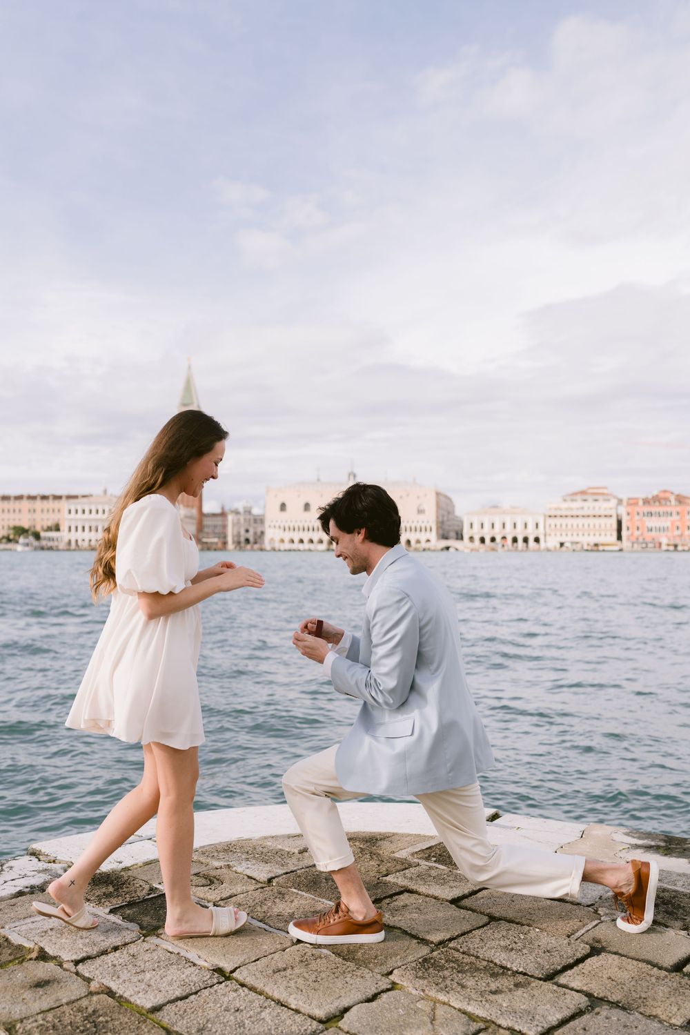 Venice proposal and engagement photographer Alina Indi.
