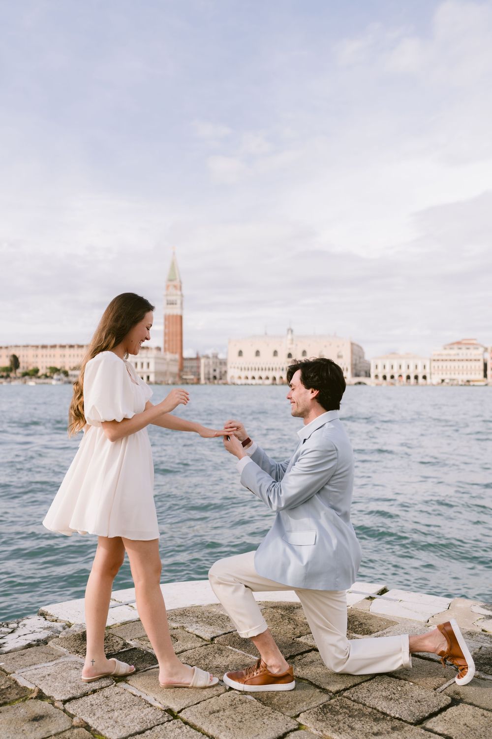 Venice proposal and engagement photographer Alina Indi.
