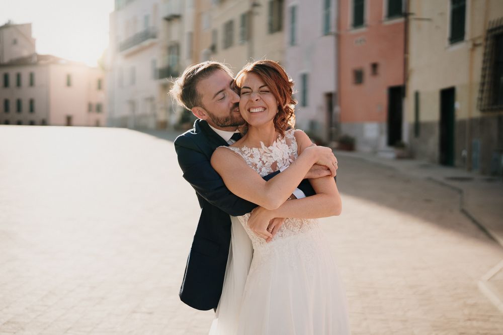 foto sposi al tramonto al parasio di imperia