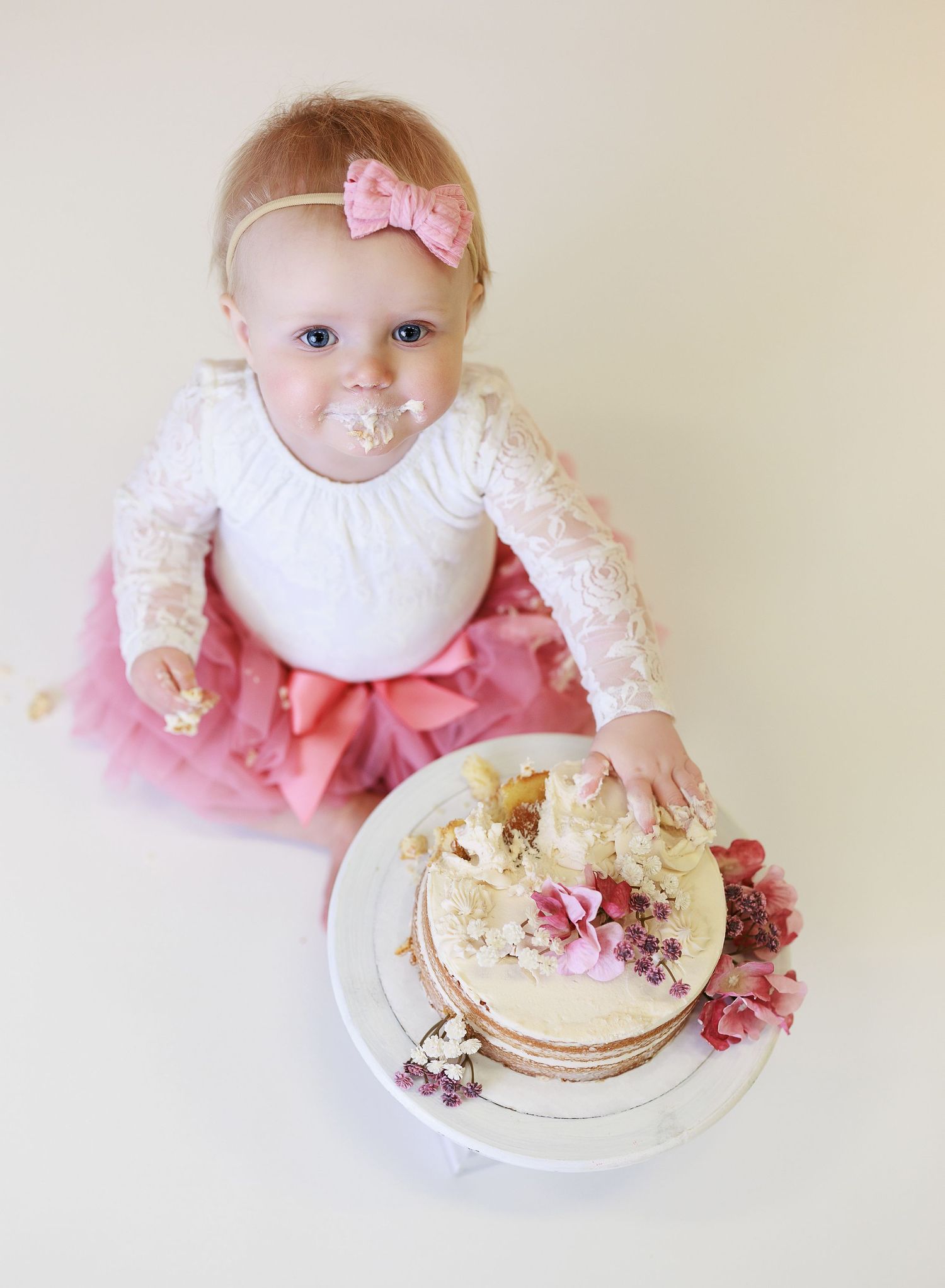 1 year old cake smash photo session