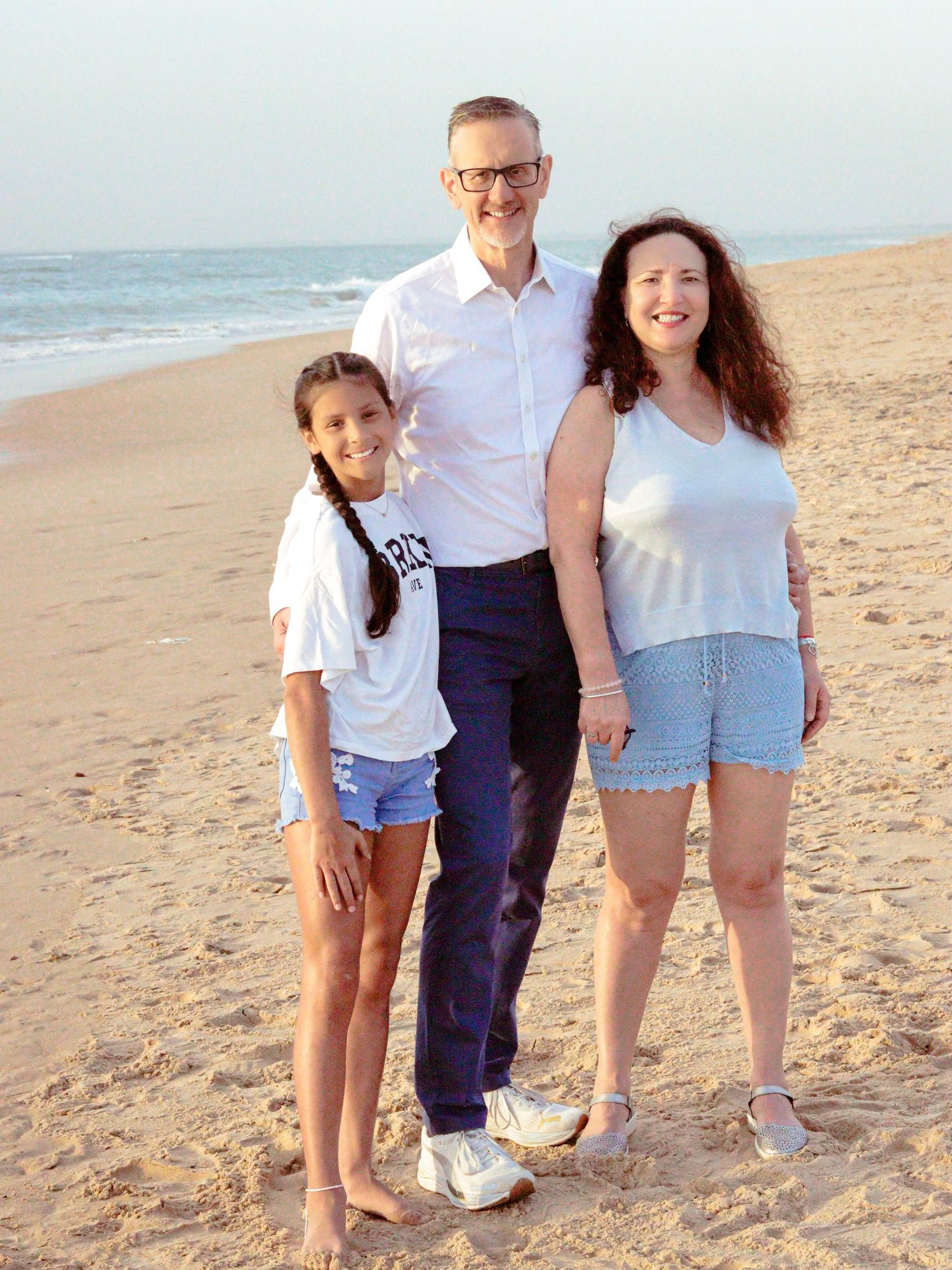 Beautiful family photo on the beach - what can you dream more about your family picture. Surrey Family Photography