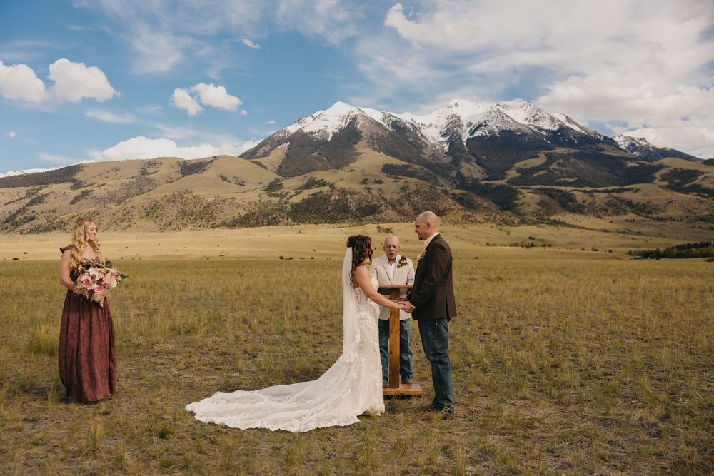 Western Bride & Groom during their wedding in Paradise Valley Montana Wedding and Elopement Photographer in Pray, Montana & Emigrant & Chico