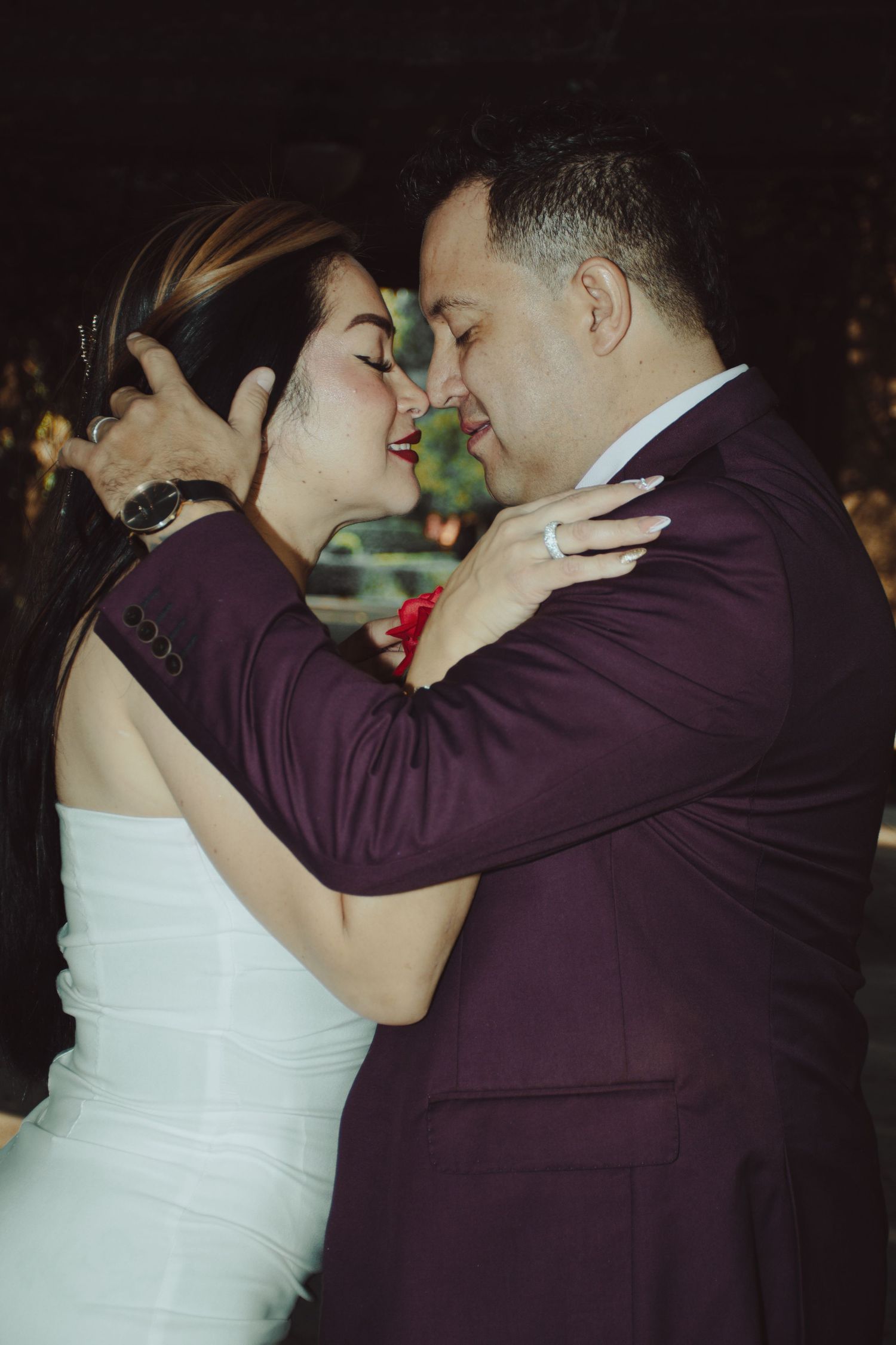 Sesión fotográfica de pareja y retrato de bodas sofisticado en el sur de la CDMX.