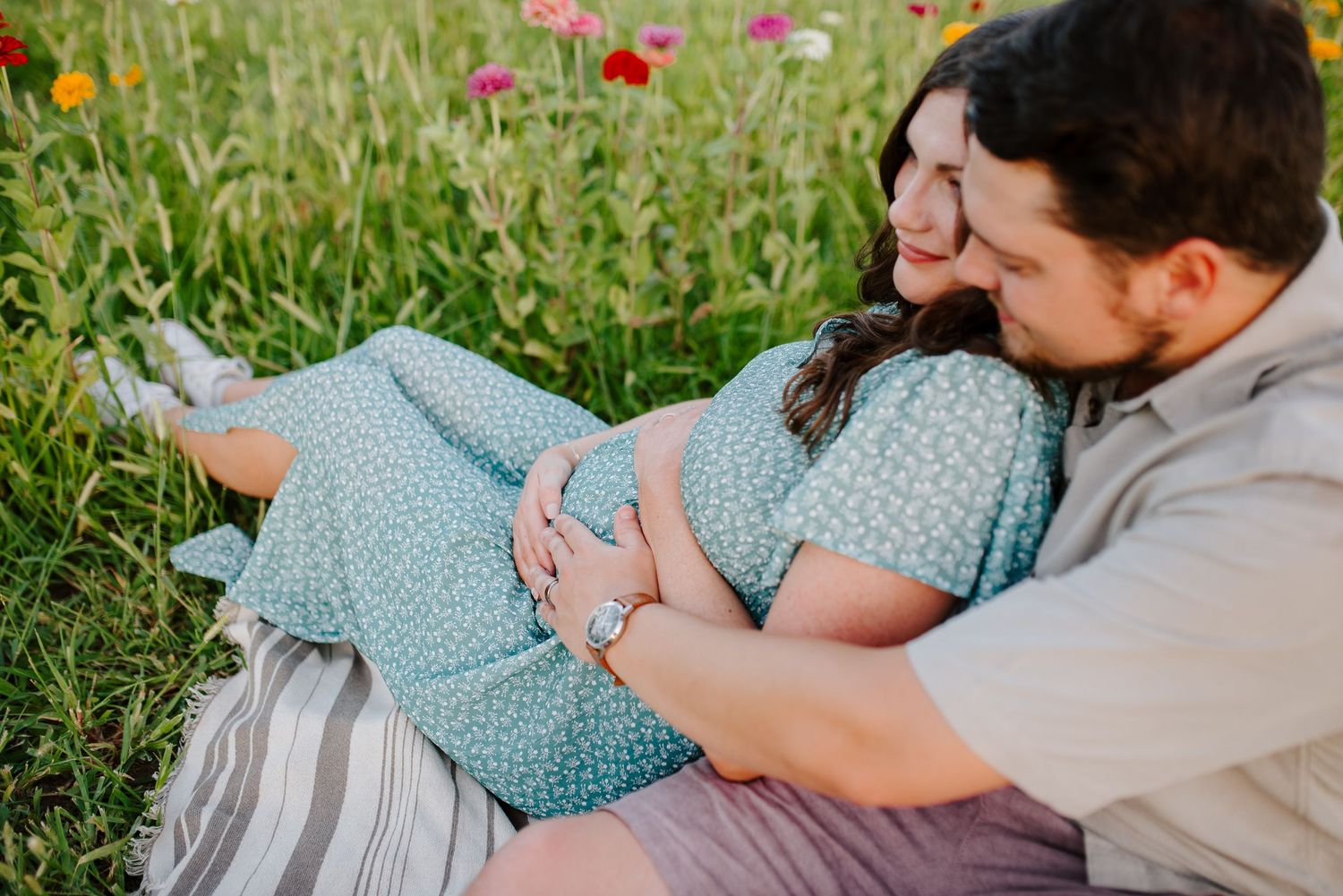 Flower field maternity session in Wichita Kansas by Jessica Nadine Photography