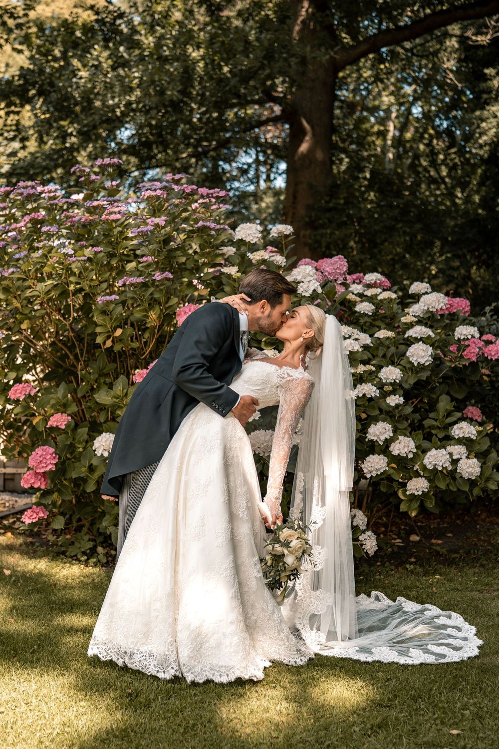 NORFOLK WEDDING PHOTOGRAPHER - ABI VINCENT PHOTOGRAPHY - WEDDING PORTRAITS - ELEGANT WEDDING