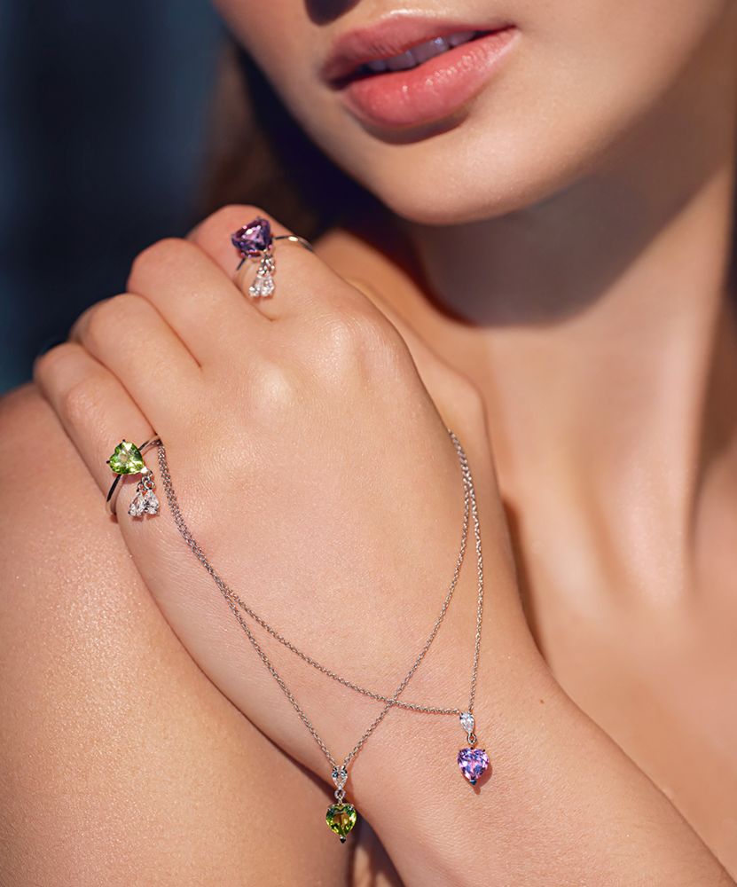 High-end diamond jewelry catalog photography with natural diamonds, created in a studio for luxury brands on the Côte d’Azur.