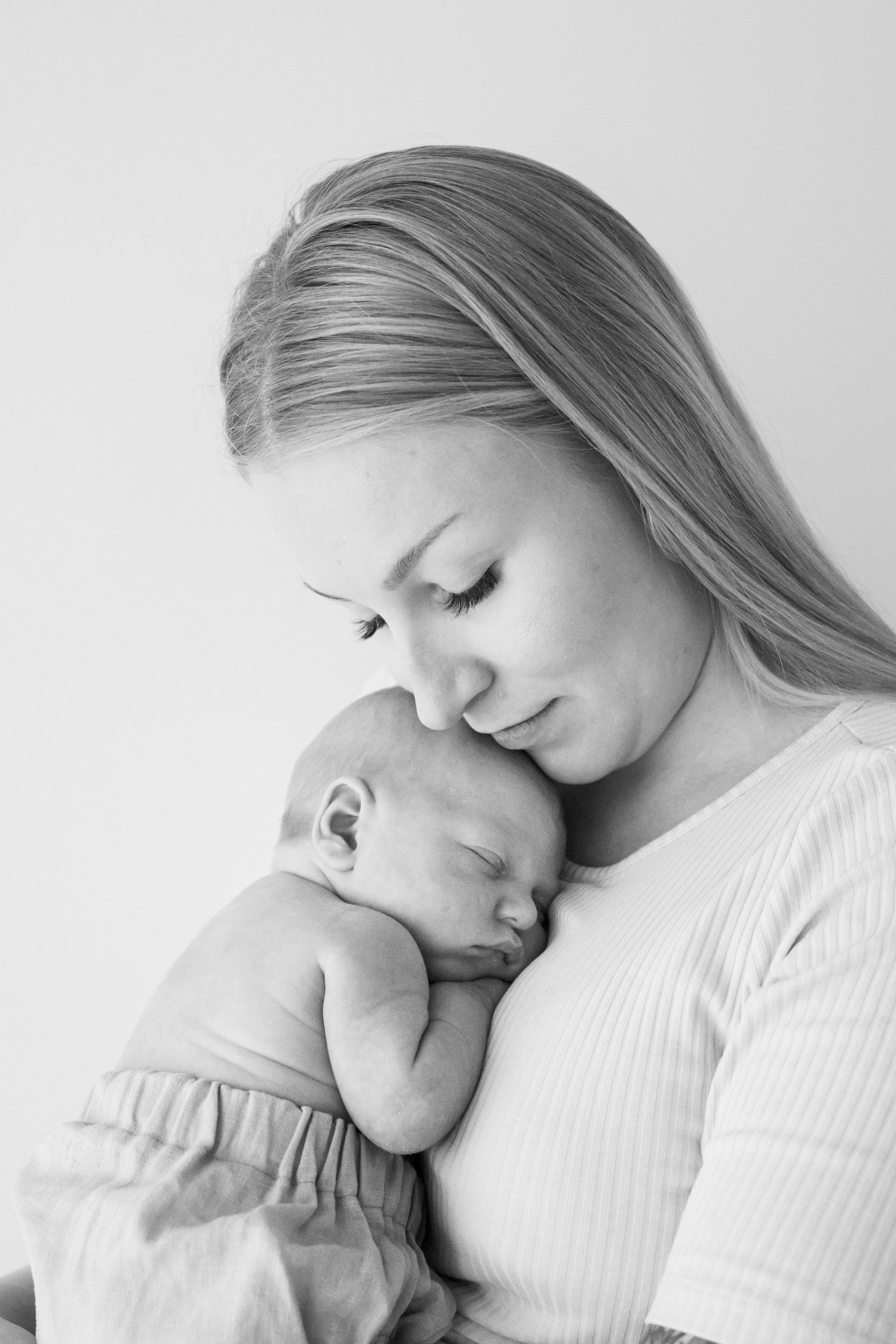 valokuvaus oulu newborn newbornkuvaus vauvakuvaus newbornkuvaaja vauvakuvaaja vastasyntynyt vastasyntyneen kuvaus valokuvaaja vauva
