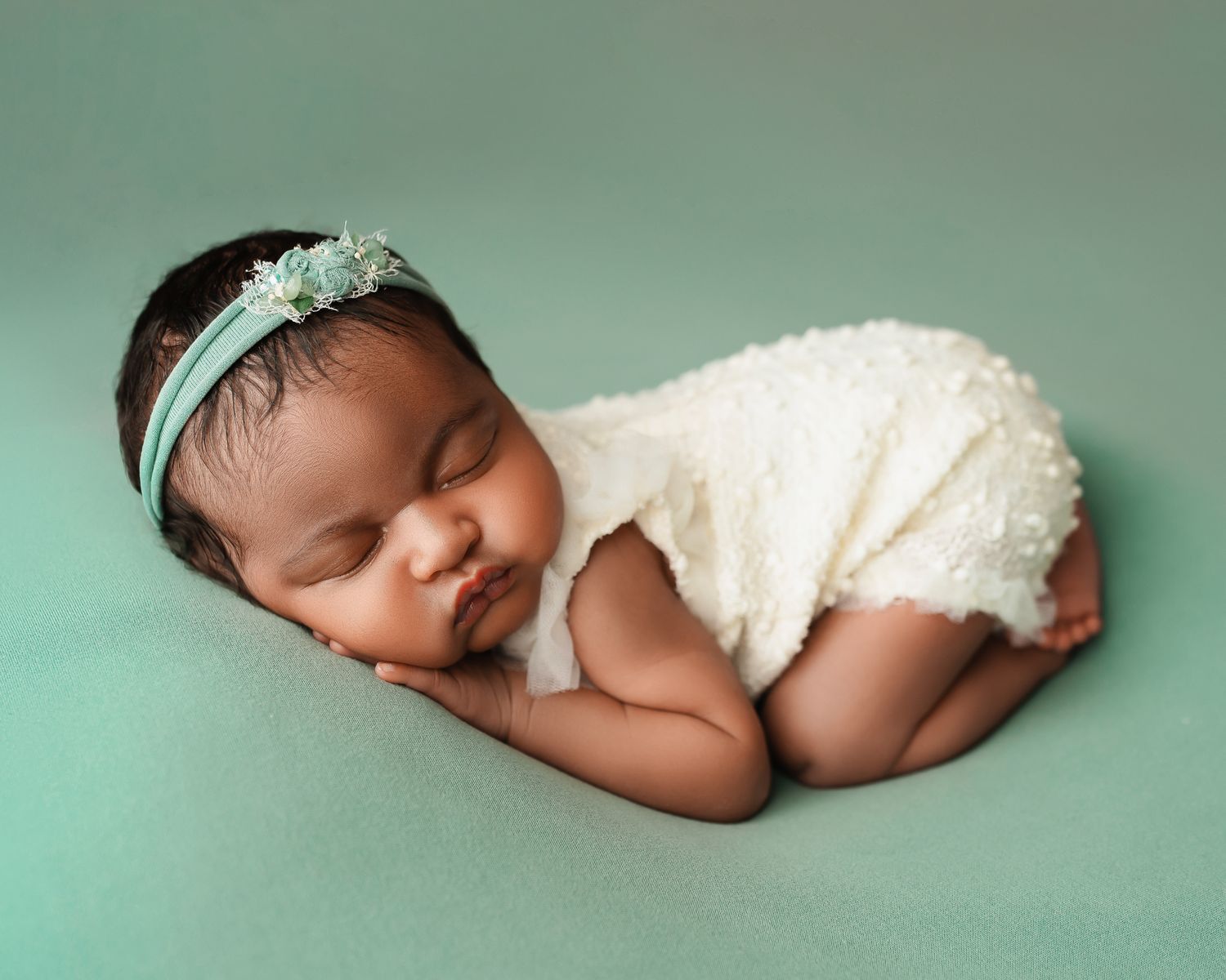Newborn photography studio located in between Atlanta, Georgia and Birmingham, Alabama with full service photo studio.