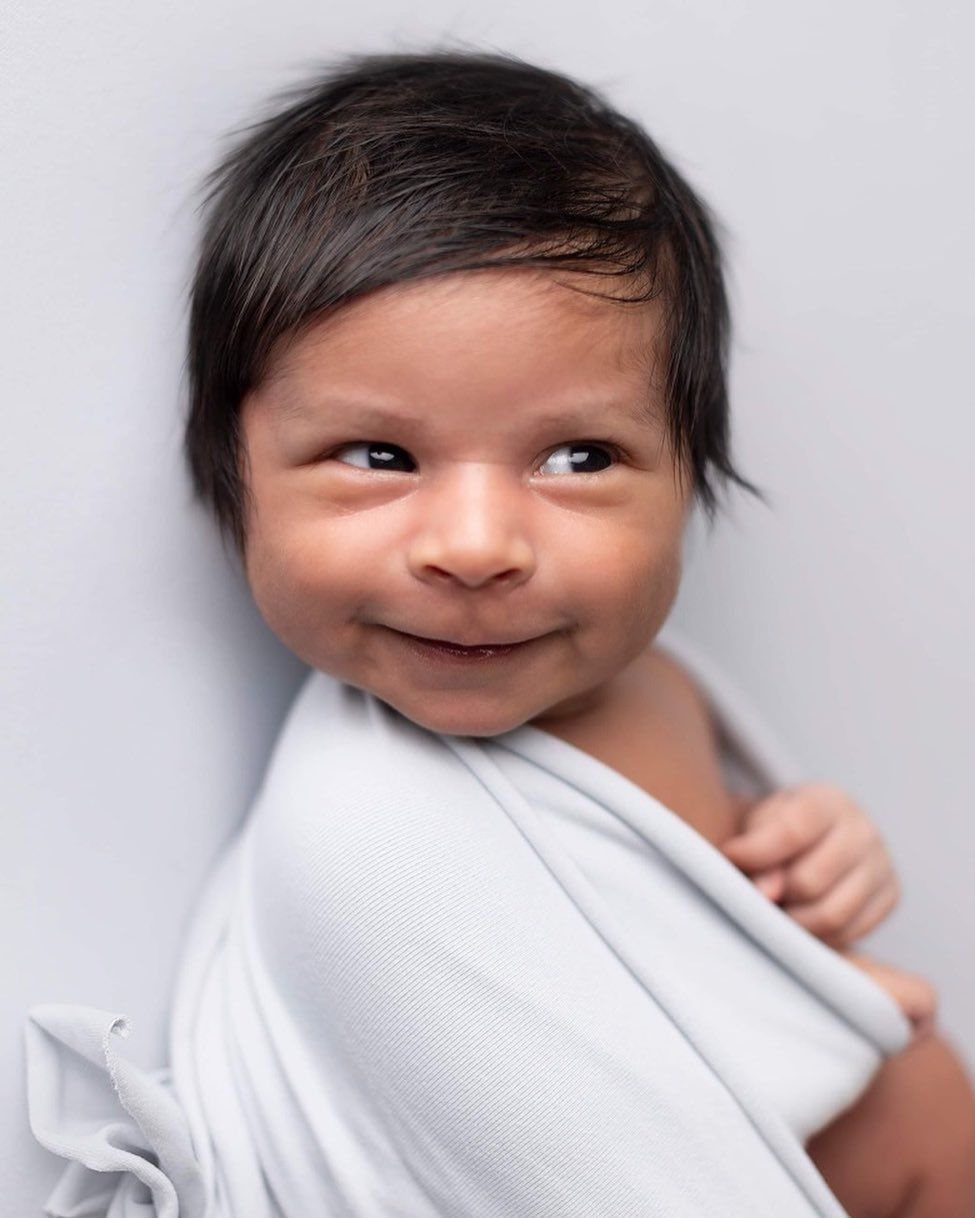 Awake newborn babies Elizabeth Lang Photography