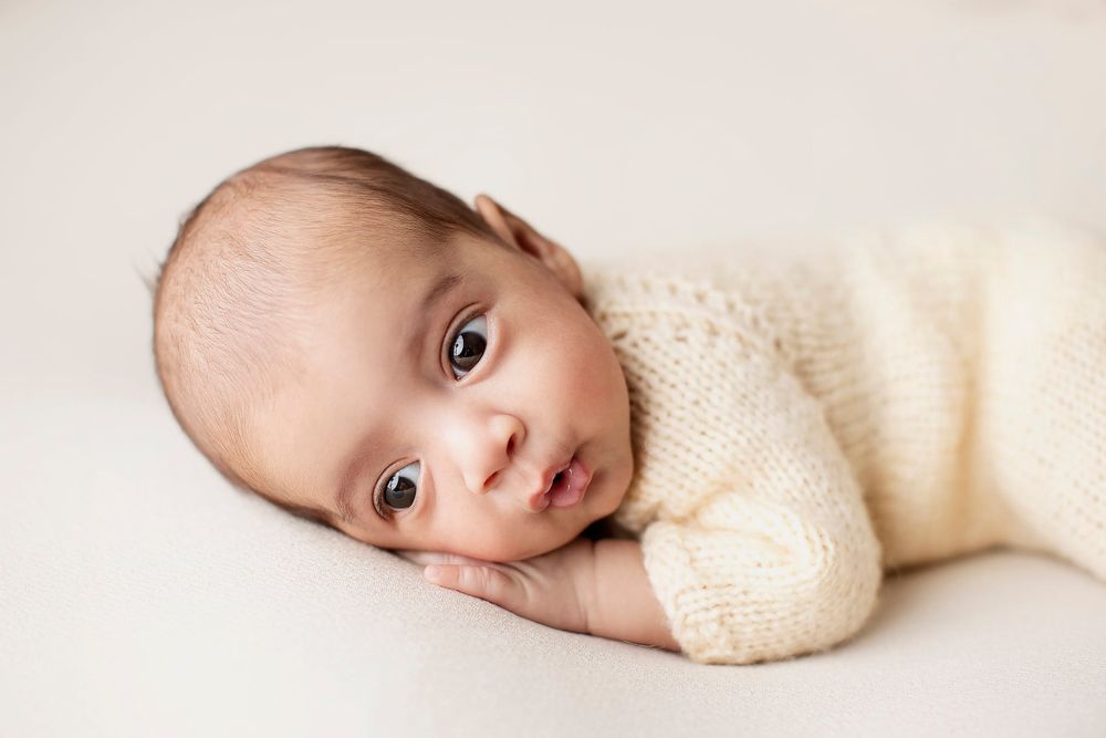 Awake newborn babies Elizabeth Lang Photography