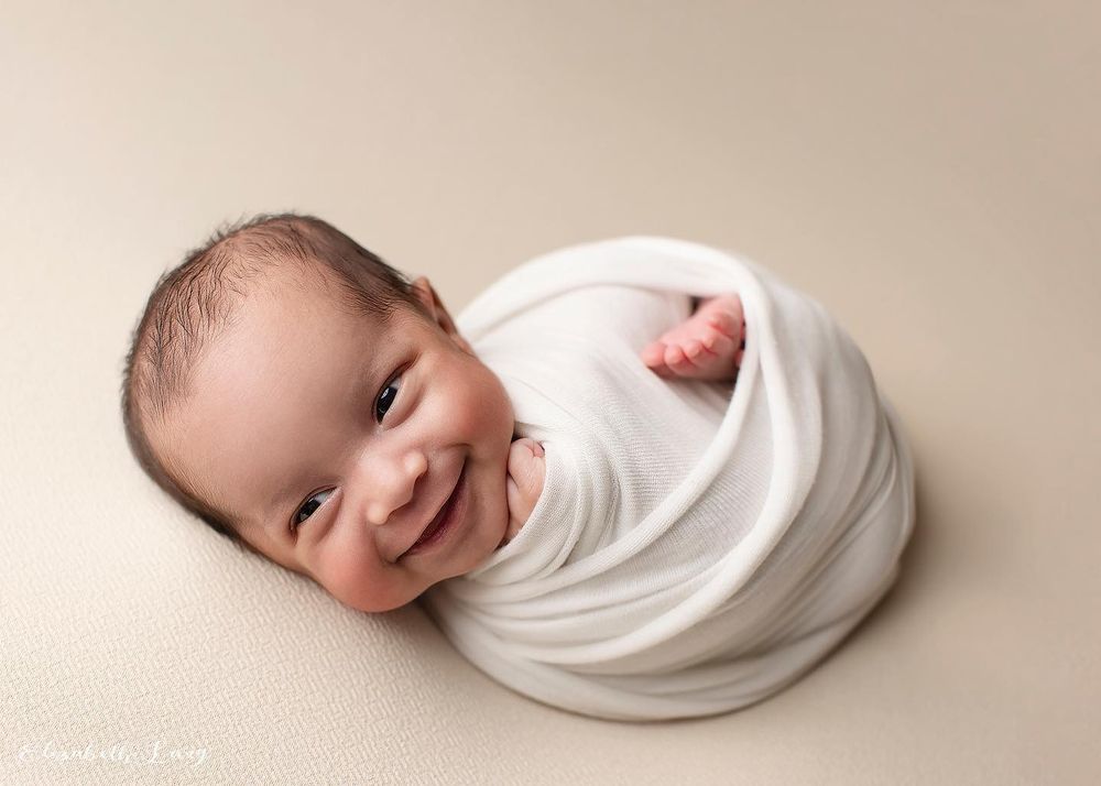 Awake newborn babies Elizabeth Lang Photography