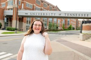 Knoxville Graduation Photographer, Knoxville Senior Photographer, University of Tennessee Graduation Photographer, Courtney Renee Images