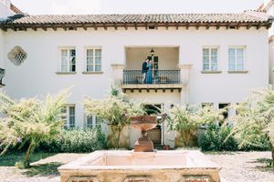 Luxury editorial destination wedding photographer in Antigua Guatemala