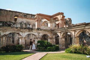 Luxury editorial destination wedding photographer in Antigua Guatemala