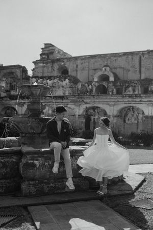 Luxury editorial destination wedding photographer in Antigua Guatemala